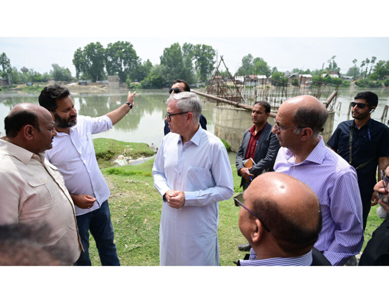 CM inaugurates, lays foundation of development projects worth Rs 42.38 cr in Ganderbal